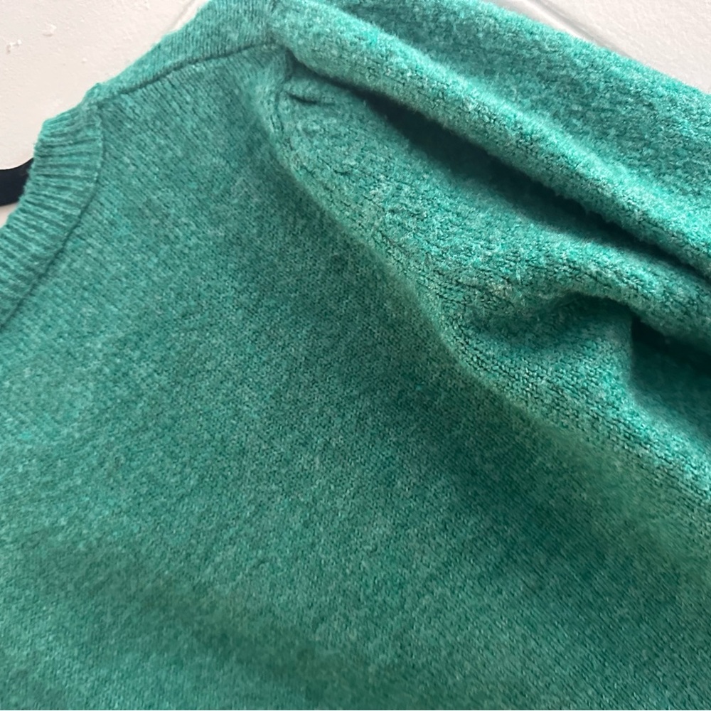 Zara Green Sweater Cardigan with flower gems - Picture 12 of 12